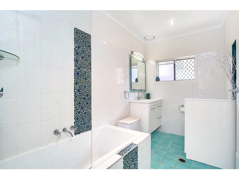 36 Southerden Drive, Mooroobool QLD 4870