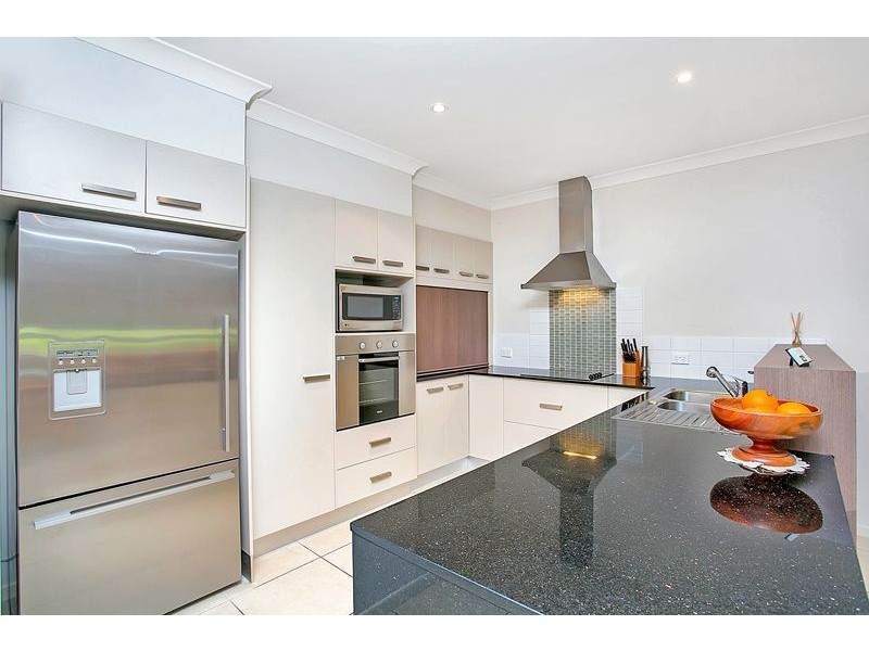 2/27-29 Pembroke Street, Parramatta Park QLD 4870