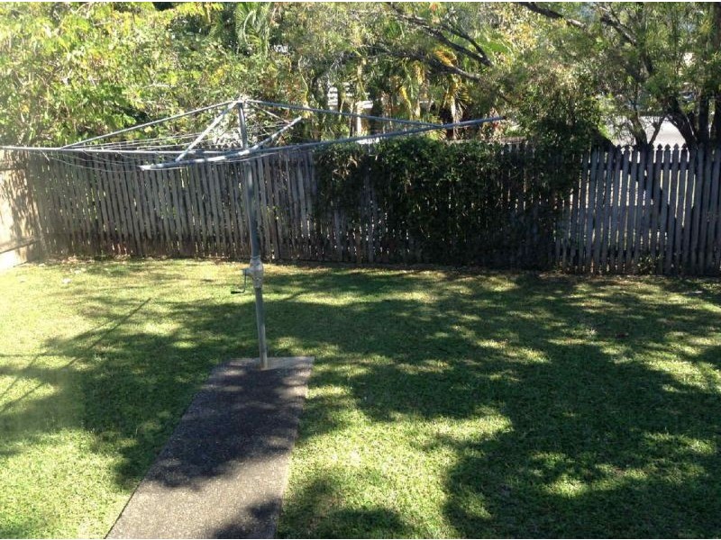 1/37 Simon Street, Freshwater QLD 4870