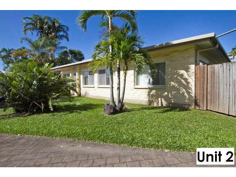 2/9 Deshon Street, Whitfield QLD 4870