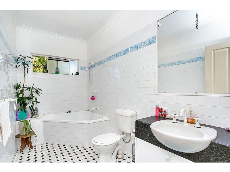 13 Magnolia Street, Holloways Beach QLD 4878