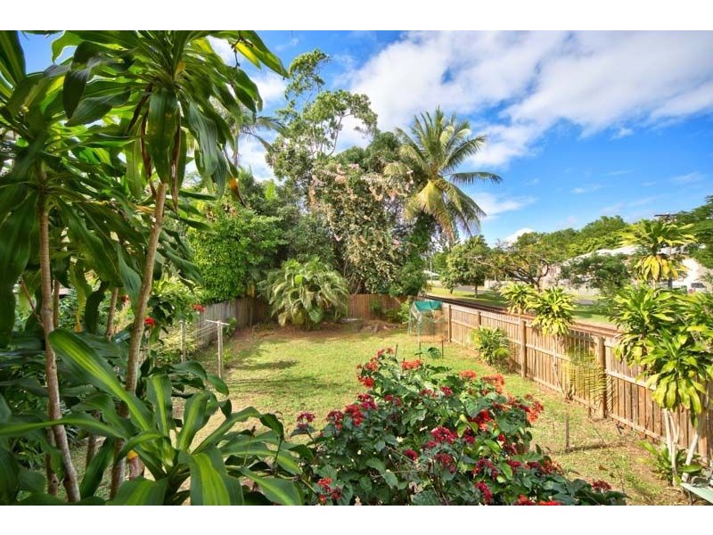 13 John Street, Cairns North QLD 4870