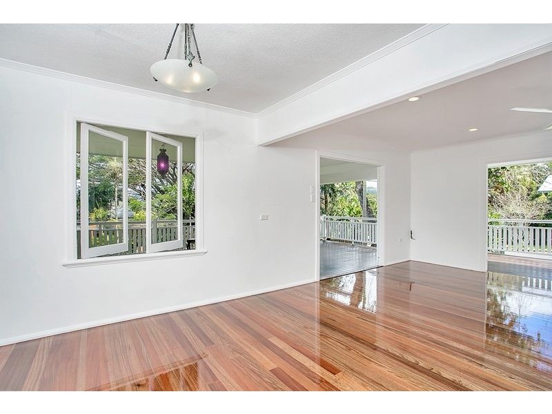 32 Pyne St (AKA 55 Walsh St, Edge Hill QLD 4870