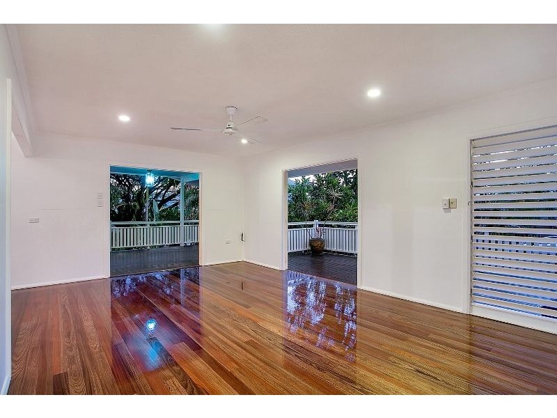 32 Pyne St (AKA 55 Walsh St, Edge Hill QLD 4870