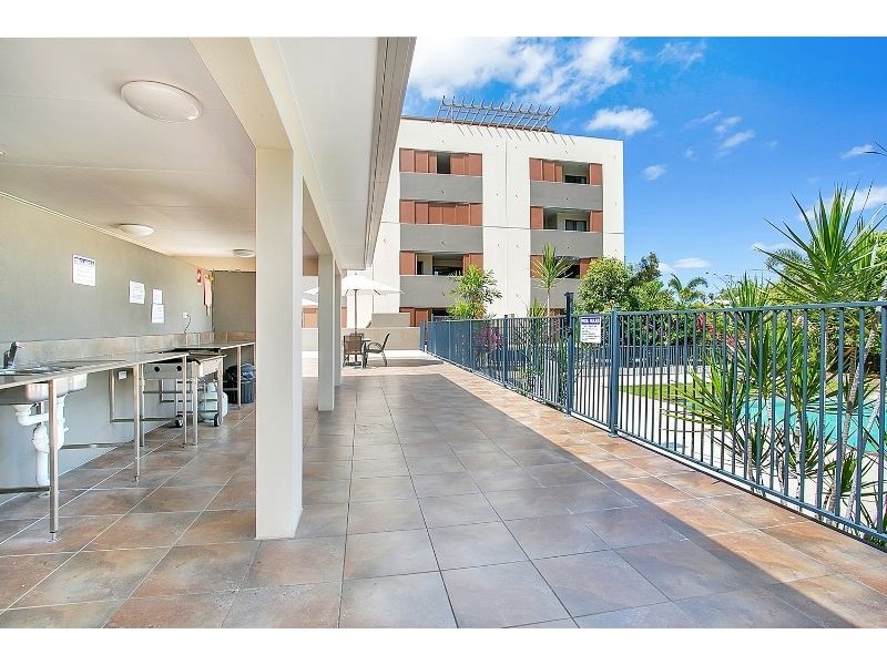 101/335 Lake Street, Cairns North QLD 4870