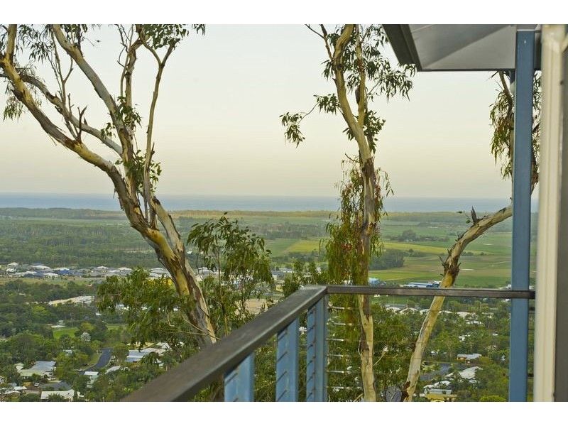 39-41 Chatham Terrace, Smithfield QLD 4878