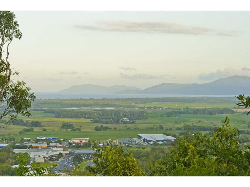 39-41 Chatham Terrace, Smithfield QLD 4878