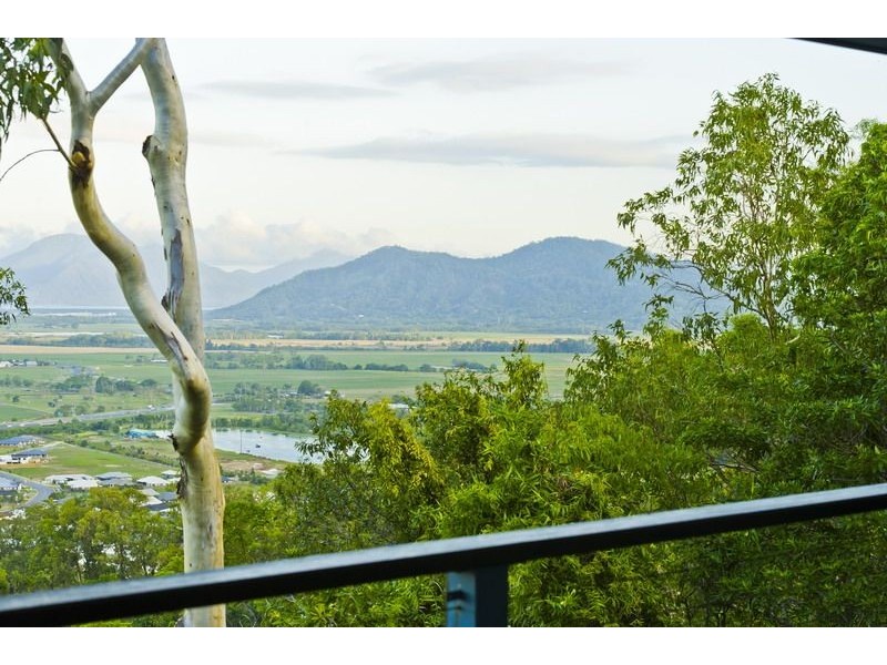 39-41 Chatham Terrace, Smithfield QLD 4878