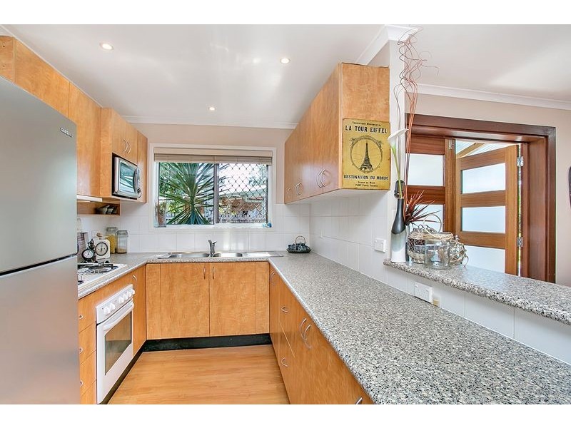 7 Goru Court, Mooroobool QLD 4870