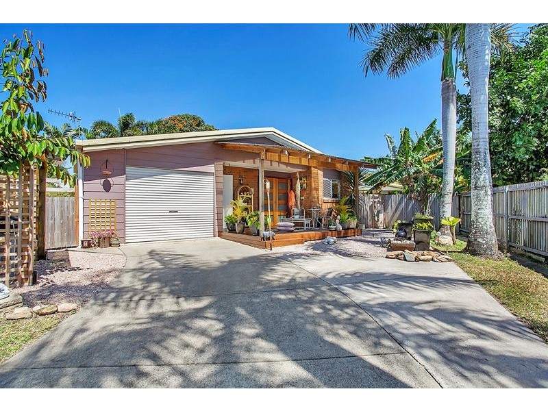 7 Goru Court, Mooroobool QLD 4870