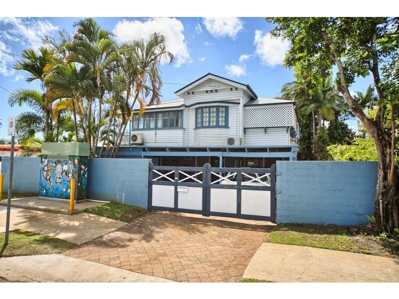 276 McLeod Street, Cairns North QLD 4870