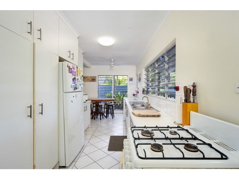 276 McLeod Street, Cairns North QLD 4870