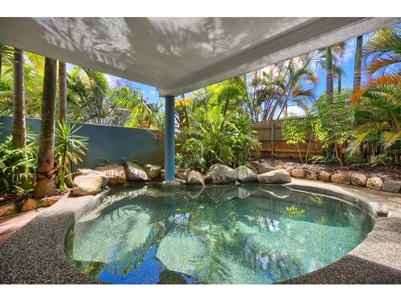 276 McLeod Street, Cairns North QLD 4870