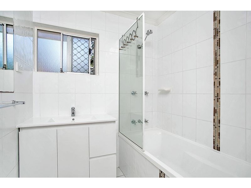 30 Beatrice Street, Mooroobool QLD 4870