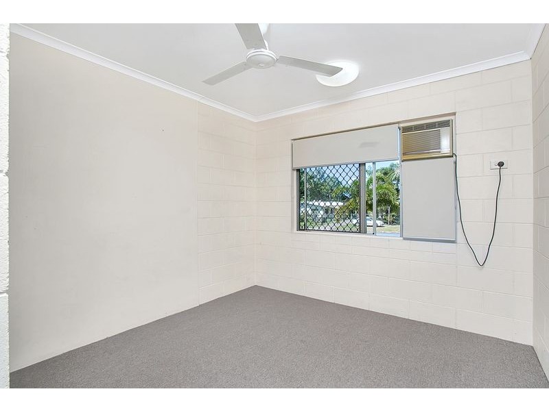 30 Beatrice Street, Mooroobool QLD 4870