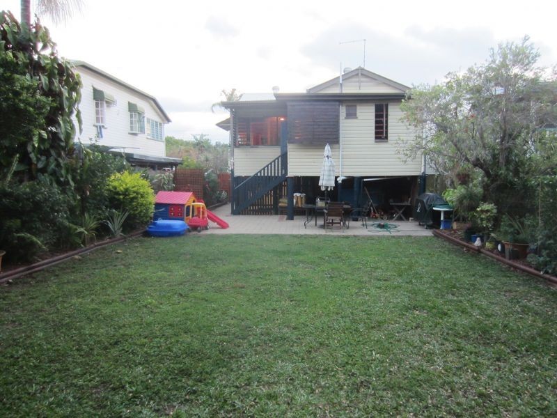76 Cairns Street, Cairns North QLD 4870