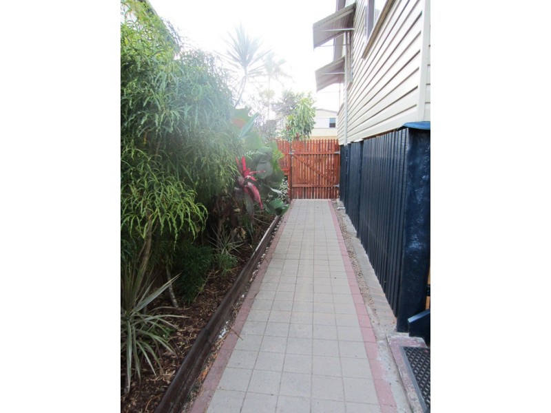 76 Cairns Street, Cairns North QLD 4870