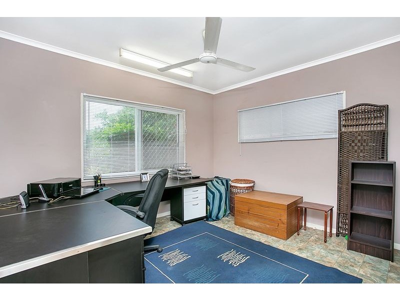 7 Goodfellow Court, Mooroobool QLD 4870