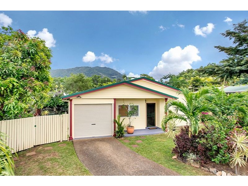 7 Goodfellow Court, Mooroobool QLD 4870