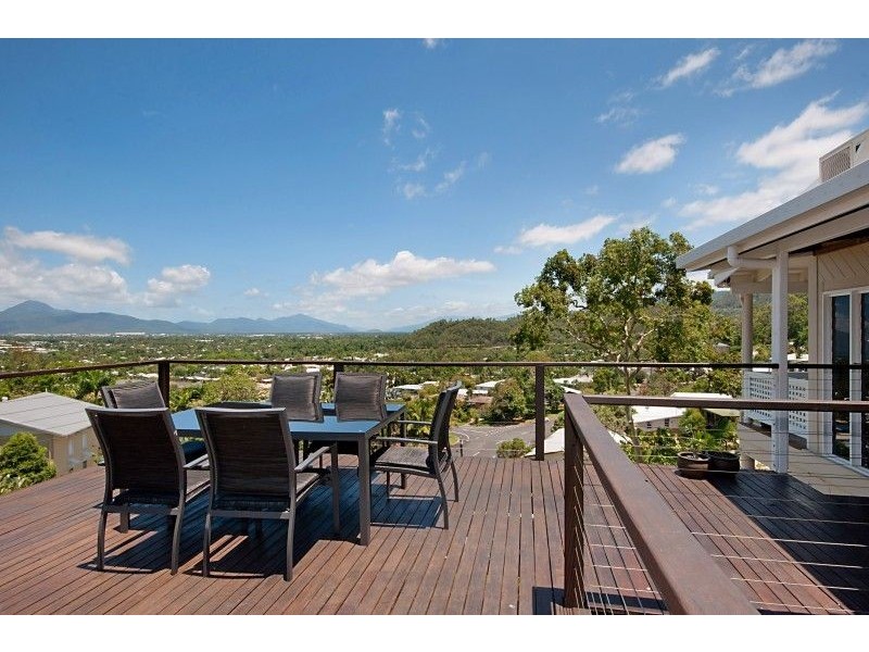 7 Aldinga Close, Whitfield QLD 4870