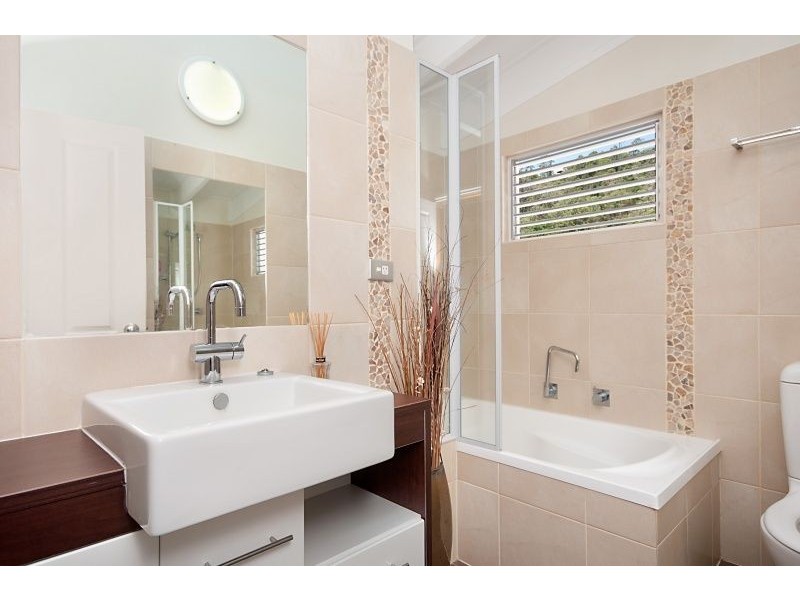 7 Aldinga Close, Whitfield QLD 4870