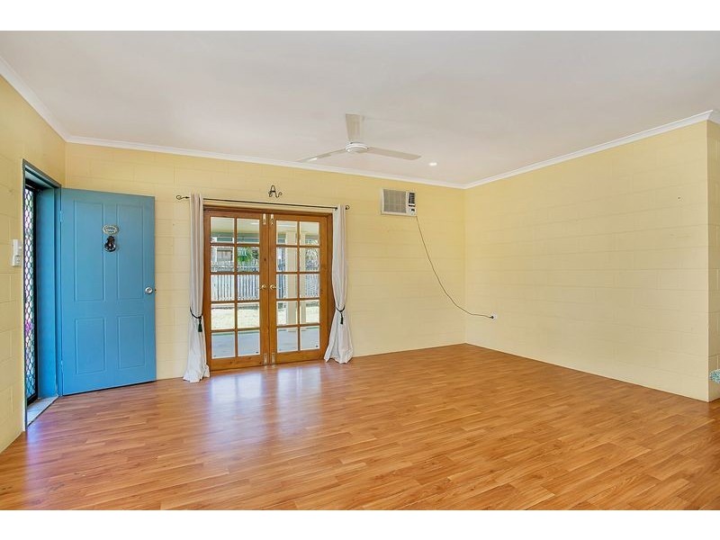 5 Goodfellow Court, Mooroobool QLD 4870