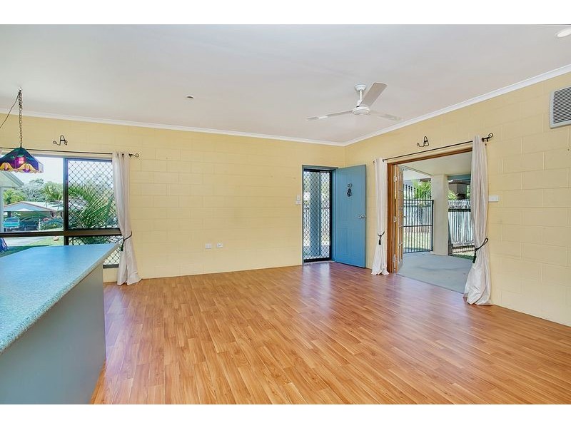 5 Goodfellow Court, Mooroobool QLD 4870