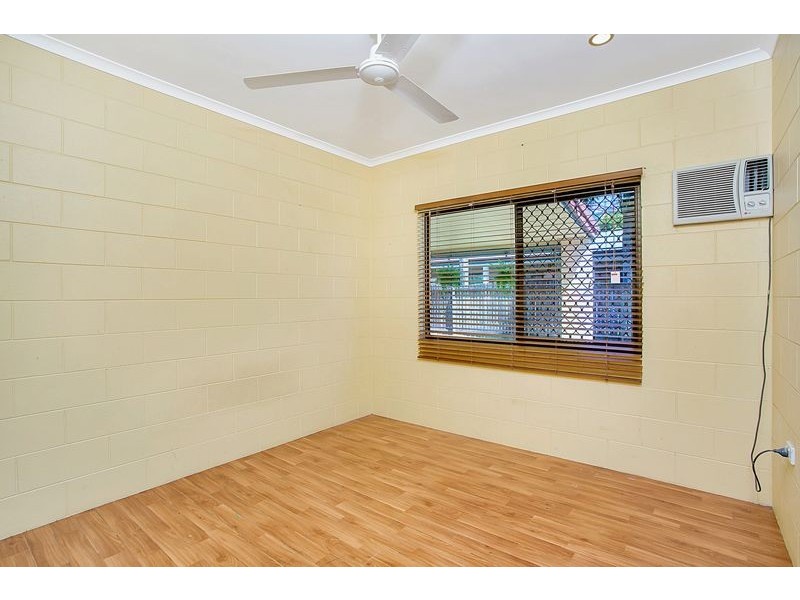 5 Goodfellow Court, Mooroobool QLD 4870