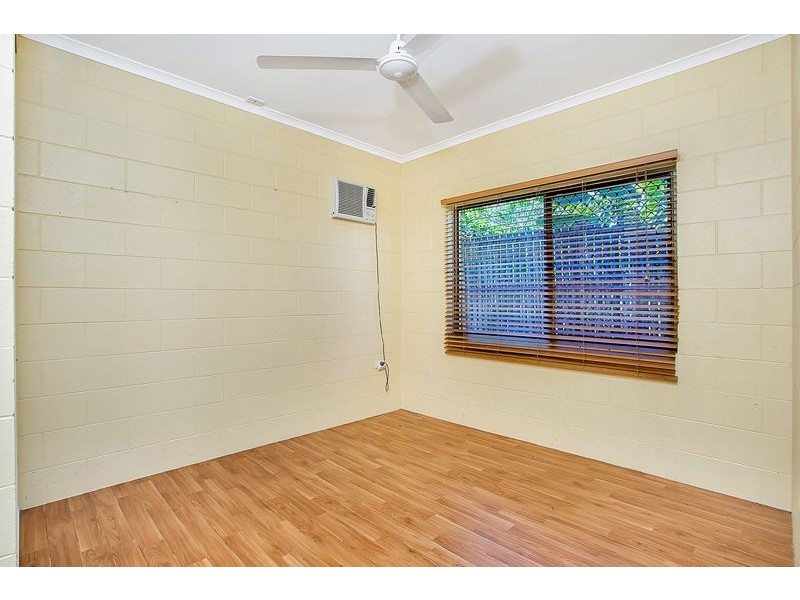 5 Goodfellow Court, Mooroobool QLD 4870