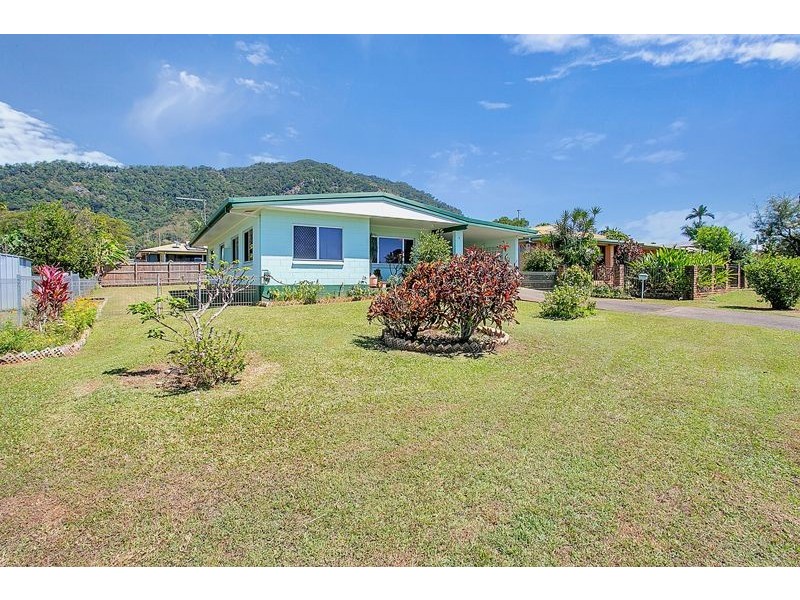 5 Holly Street, Mooroobool QLD 4870