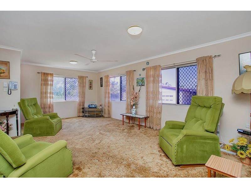 5 Holly Street, Mooroobool QLD 4870