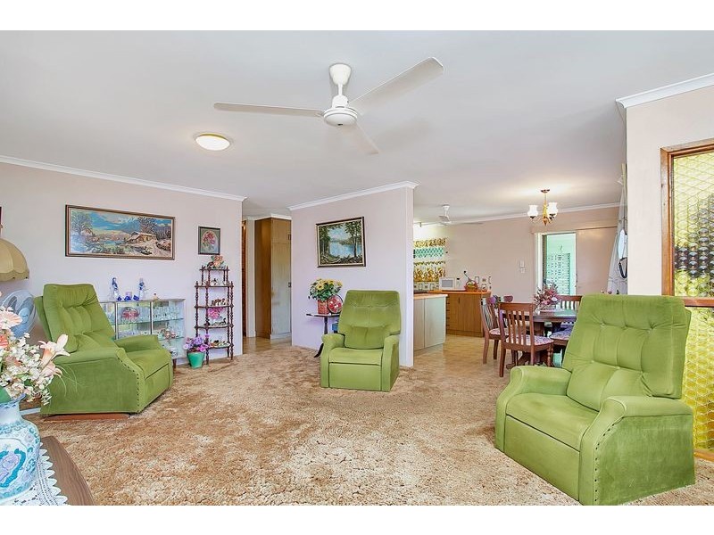 5 Holly Street, Mooroobool QLD 4870