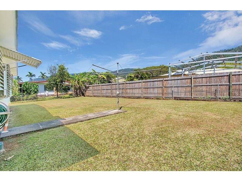 5 Holly Street, Mooroobool QLD 4870