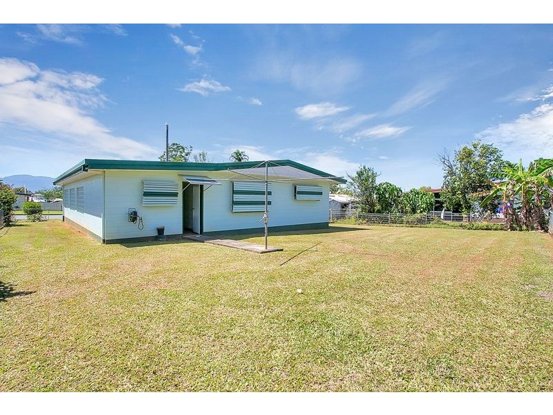 5 Holly Street, Mooroobool QLD 4870