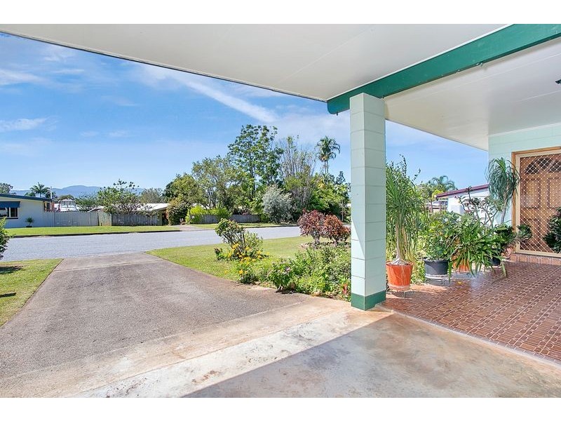 5 Holly Street, Mooroobool QLD 4870