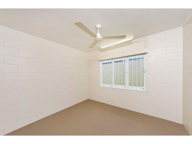 129 Mann Street, Westcourt QLD 4870