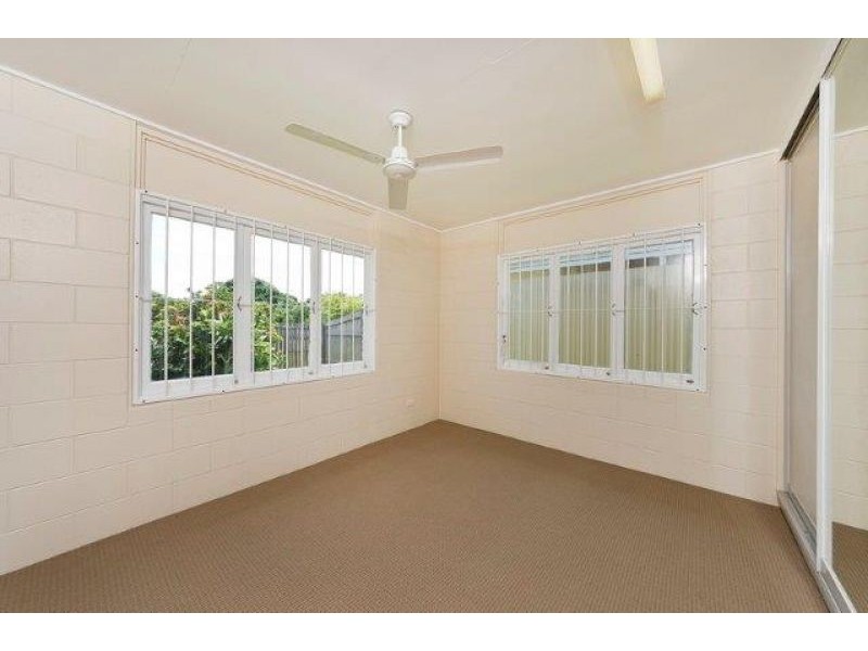 129 Mann Street, Westcourt QLD 4870