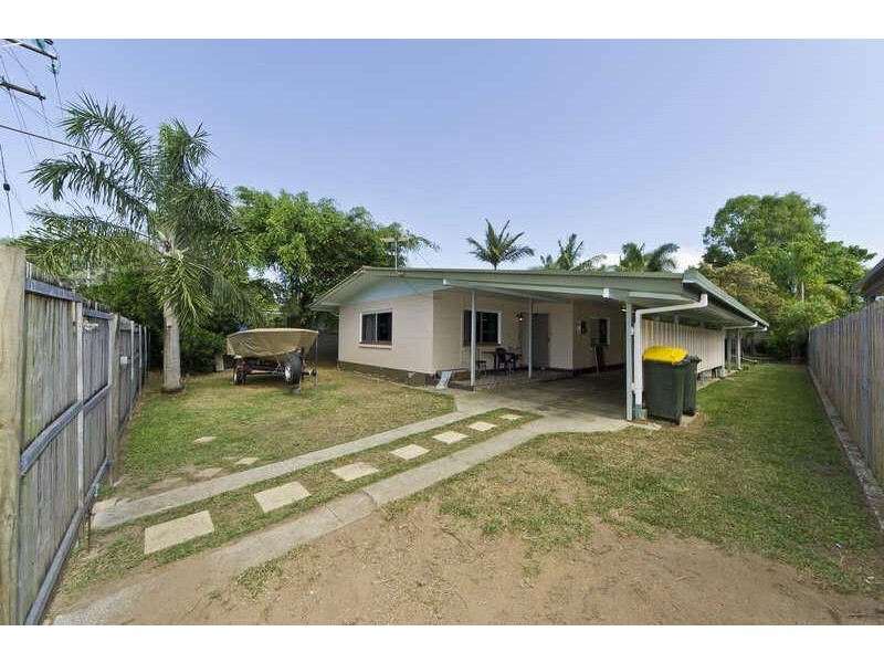 3 Page St, Earlville QLD 4870