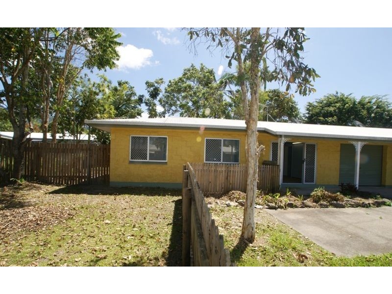 2/8 Holden Close, Whitfield QLD 4870
