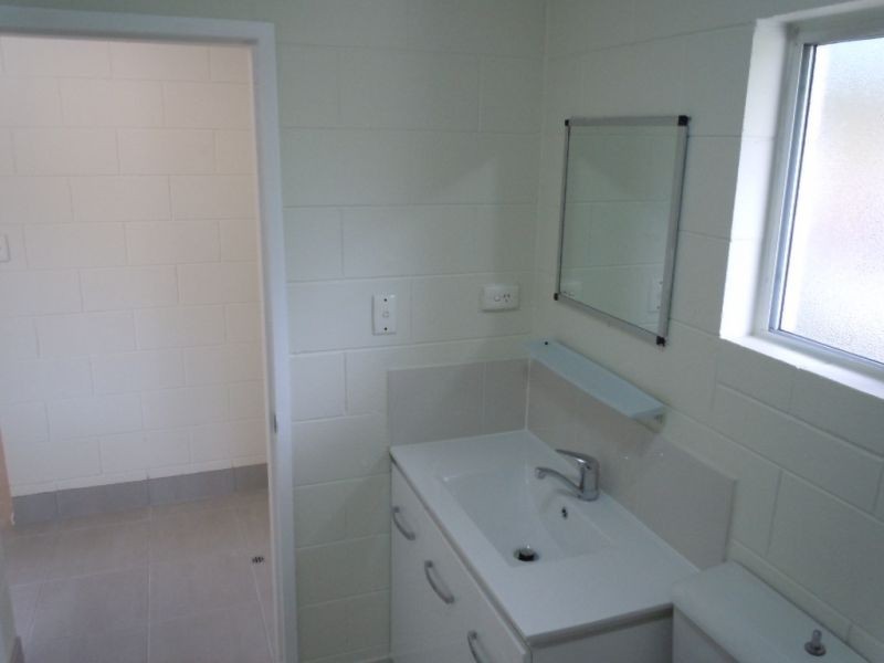 8/98 Pease Street, Manoora QLD 4870