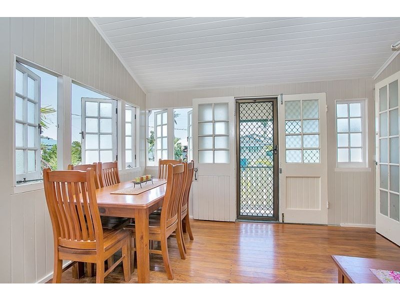 21 Ascot Avenue, Westcourt QLD 4870