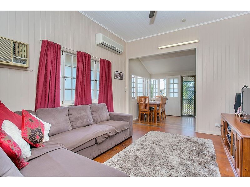 21 Ascot Avenue, Westcourt QLD 4870