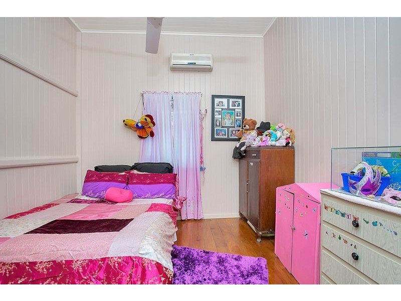 21 Ascot Avenue, Westcourt QLD 4870