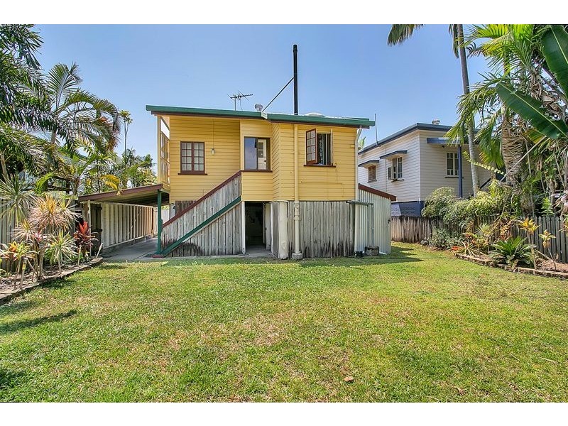 21 Ascot Avenue, Westcourt QLD 4870