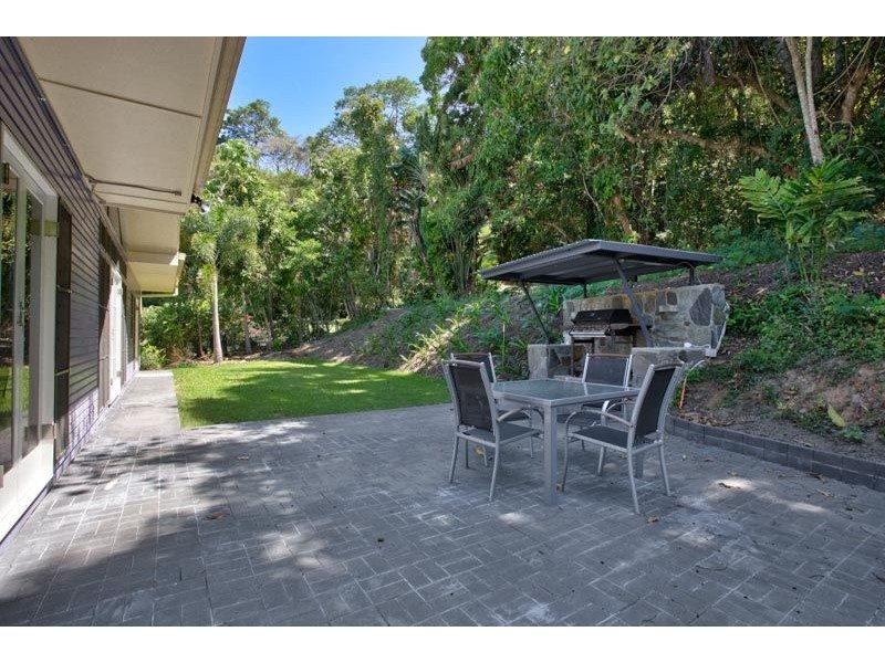 104 Hillview Crescent, Whitfield QLD 4870