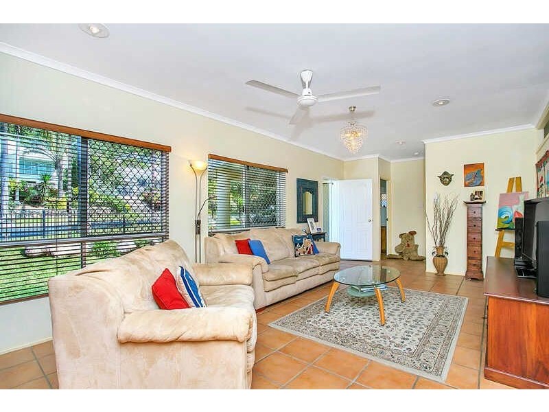 36 Southerden Drive, Mooroobool QLD 4870