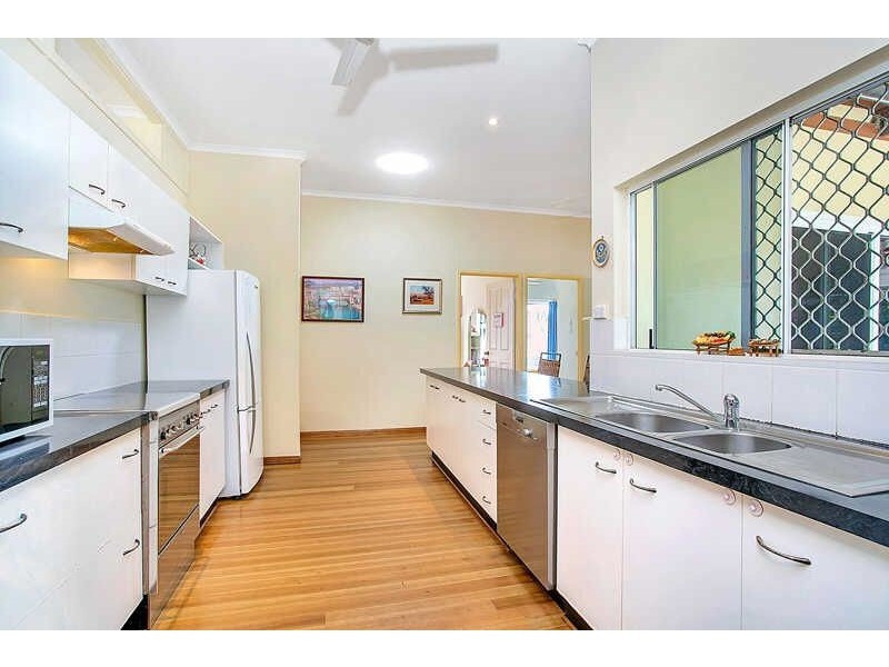 36 Southerden Drive, Mooroobool QLD 4870