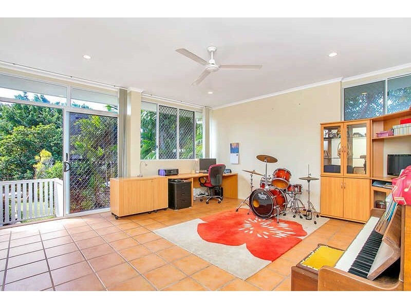 36 Southerden Drive, Mooroobool QLD 4870