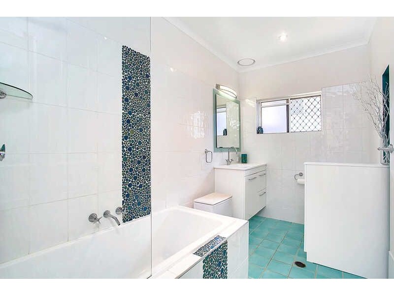 36 Southerden Drive, Mooroobool QLD 4870