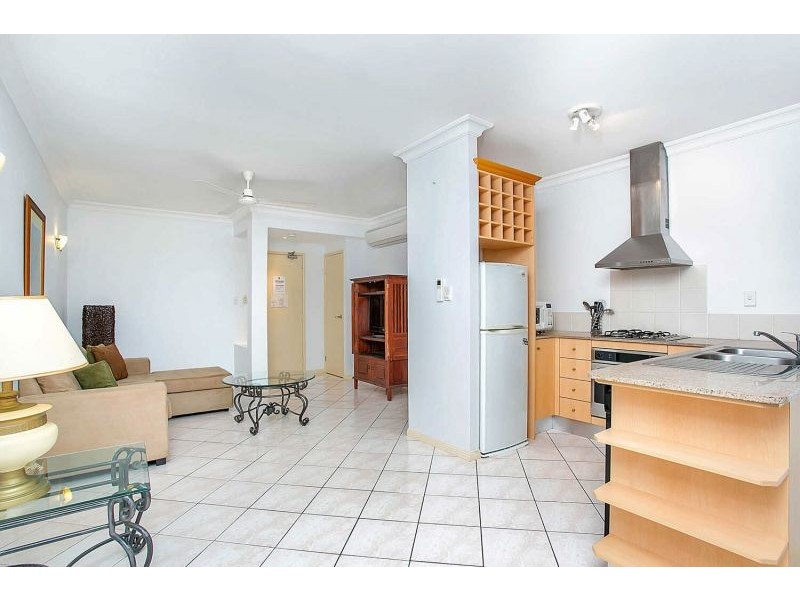 1223/2 Greenslopes Street, Cairns North QLD 4870